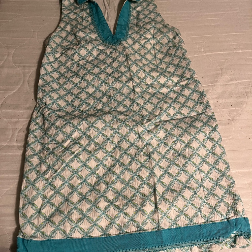 Vineyard Vines Teal & White Geometric  Pattern Dress. Wear everywhere essential